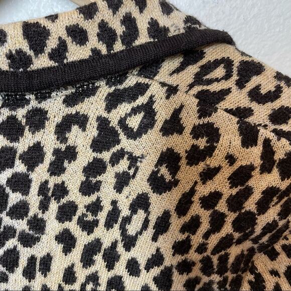 Dana Buchman Wool Leopard Animal Print Cardigan Sweater Medium mob wife - Picture 4 of 5